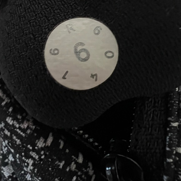 L-18 🍋Lululemon🍋 cropped leggings - Picture 3 of 5